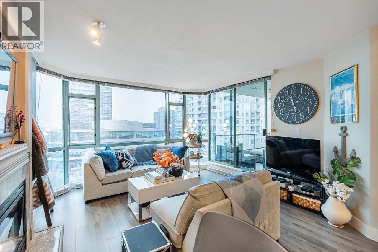 903 140 E 14TH STREET, North Vancouver, British Columbia