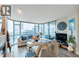 903 140 E 14TH STREET, North Vancouver, British Columbia