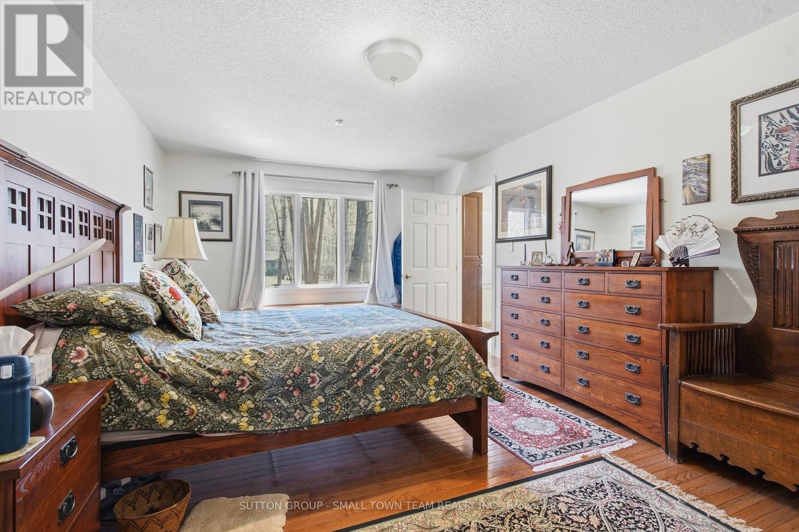 8816 Timberwood Trail, Lambton Shores, Ontario  N0M 1T0 - Photo 23 - X12984432