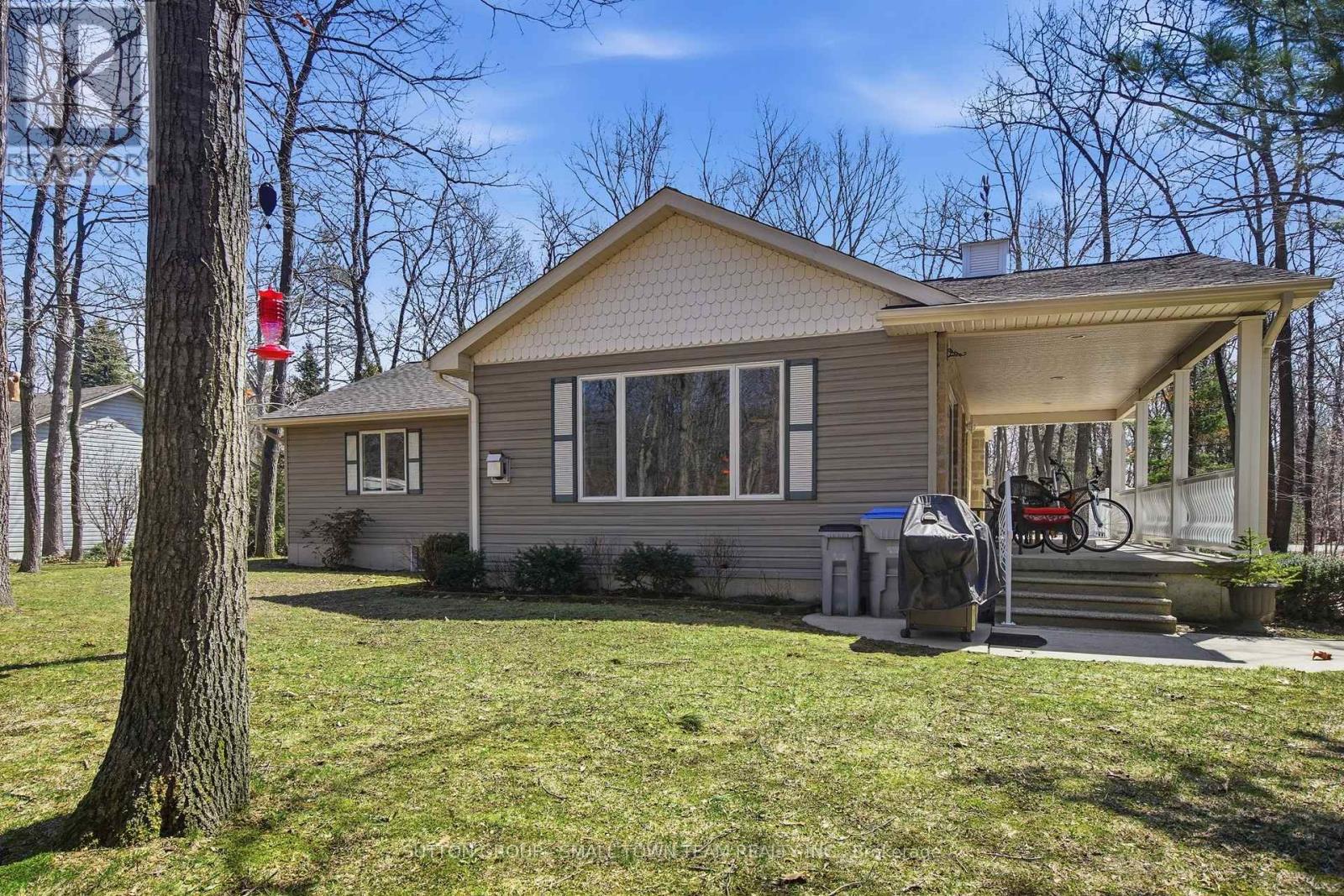 8816 Timberwood Trail, Lambton Shores, Ontario  N0M 1T0 - Photo 50 - X12984432