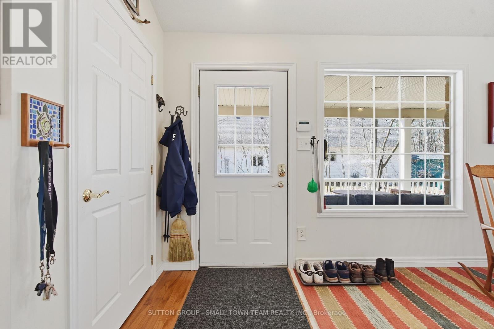 8816 Timberwood Trail, Lambton Shores, Ontario  N0M 1T0 - Photo 8 - X12984432