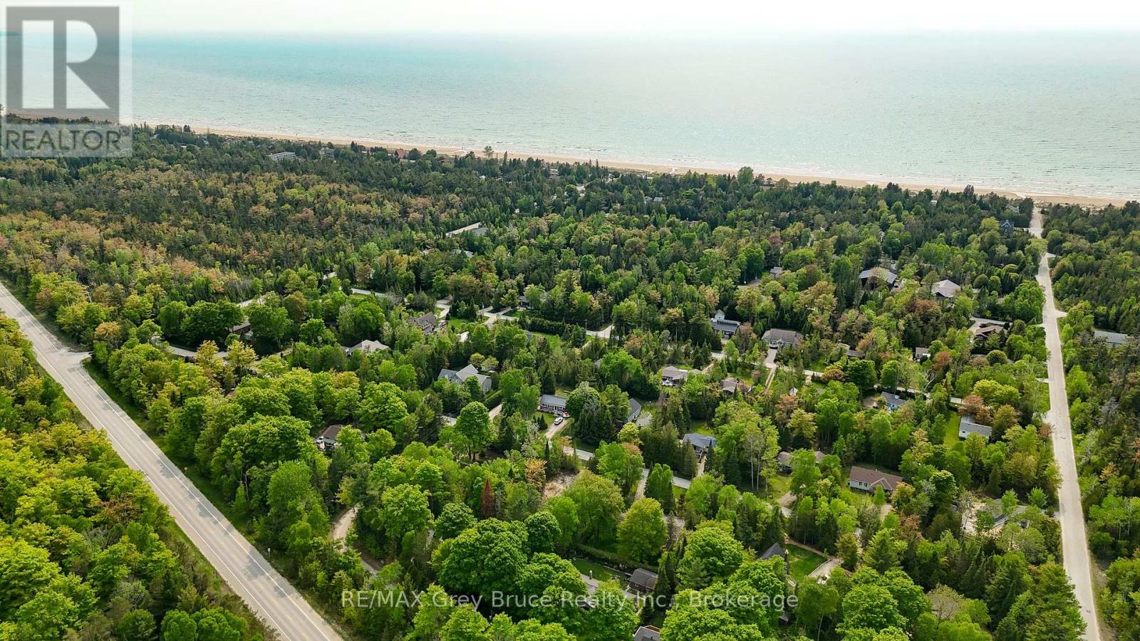 425 Dufferin Avenue, South Bruce Peninsula, Ontario N0H 2G0 - Photo 8 - X12984378