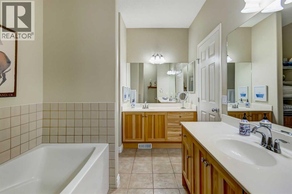 8 Straddock Villas SW, Calgary, Alberta  T3H 5C7 - Photo 21 - A2300354