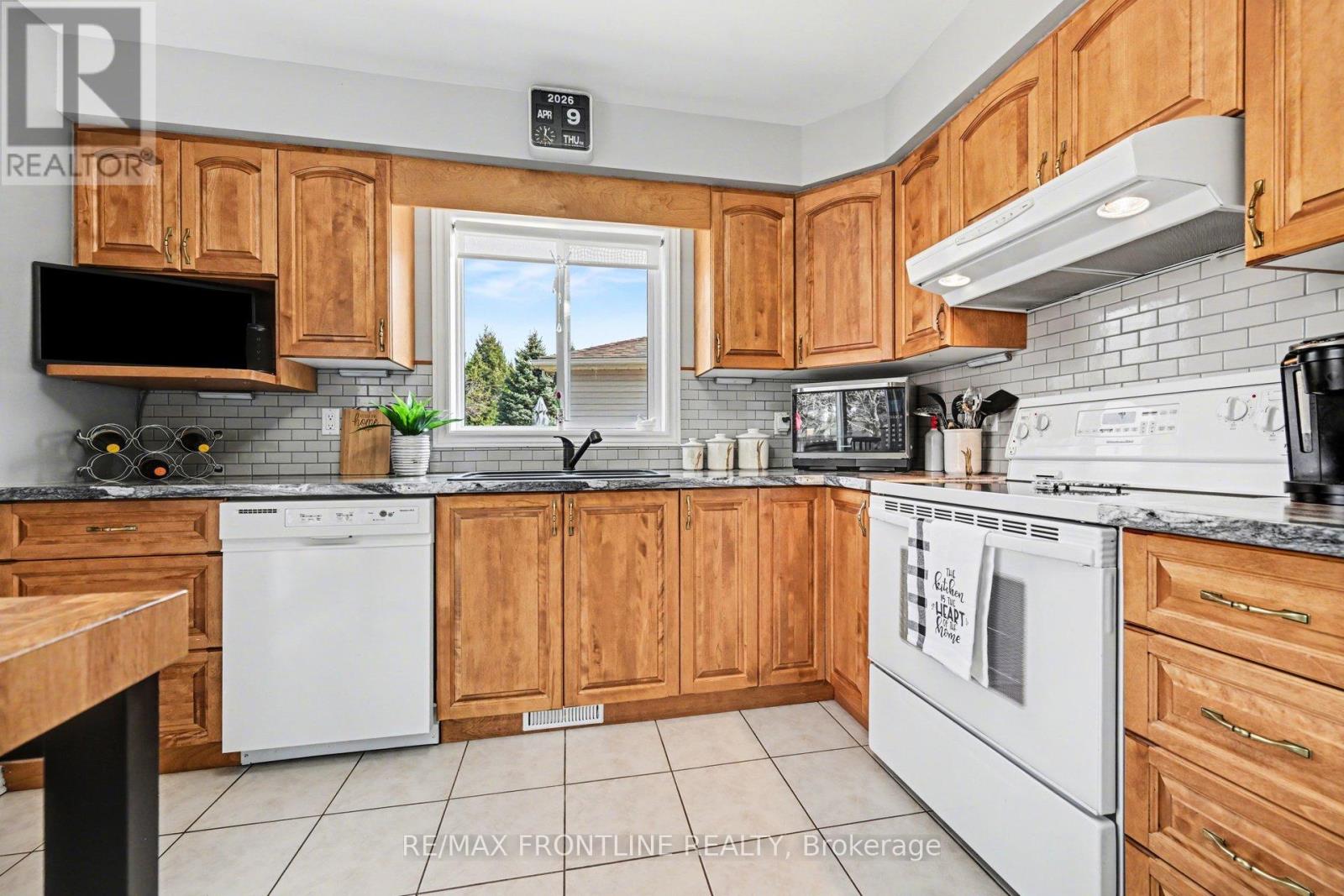 29 Decaria Boulevard, Perth, Ontario  K7H 3P8 - Photo 14 - X12984386