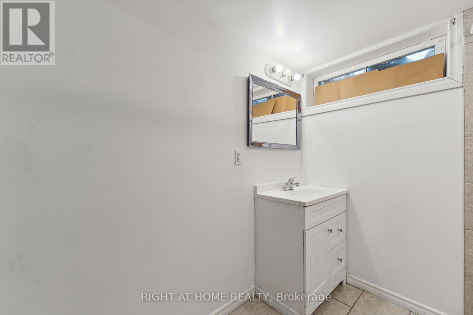 1274 Cobden Road E, Ottawa, Ontario  K2C 3A2 - Photo 19 - X12984340