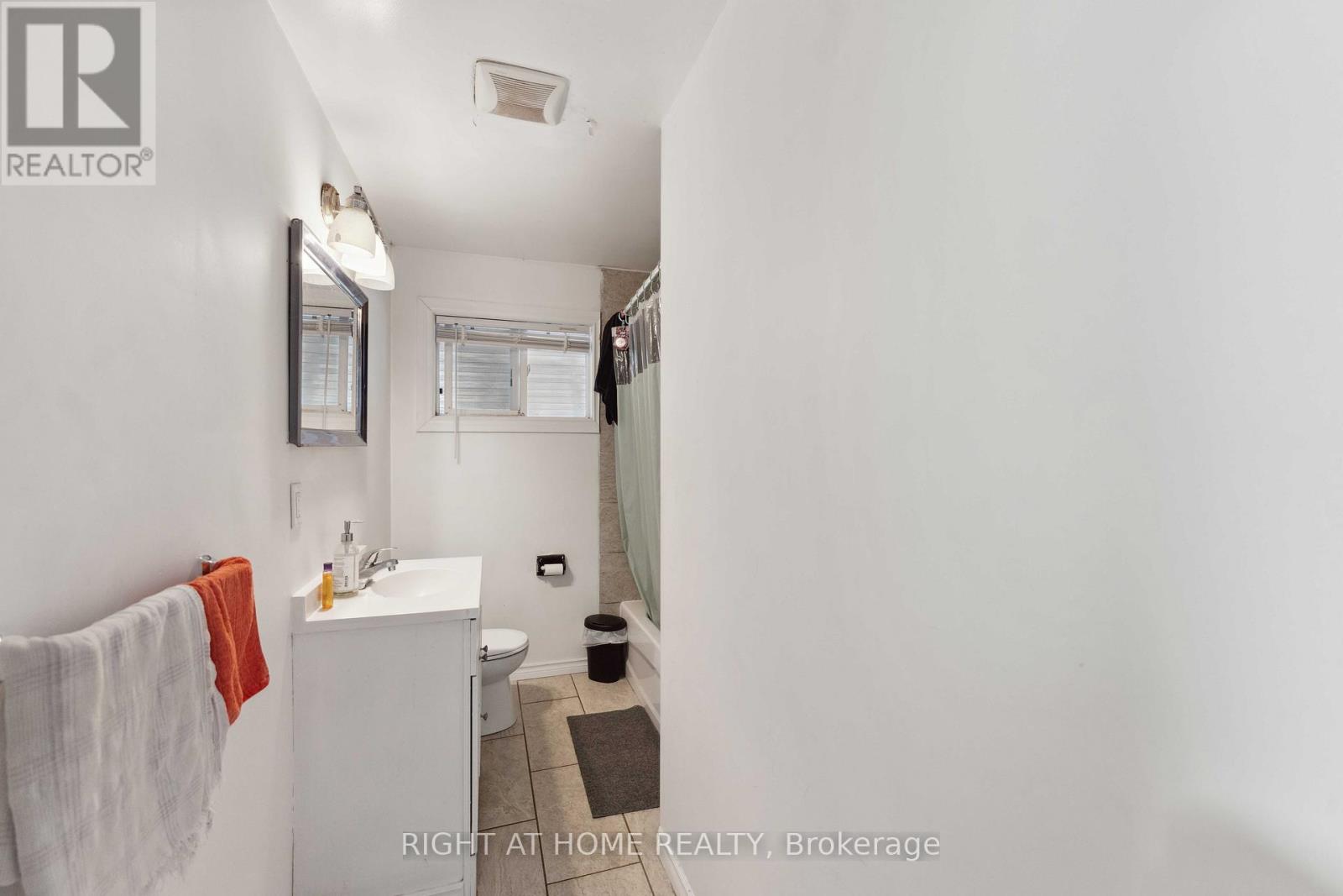 1274 Cobden Road E, Ottawa, Ontario  K2C 3A2 - Photo 33 - X12984340