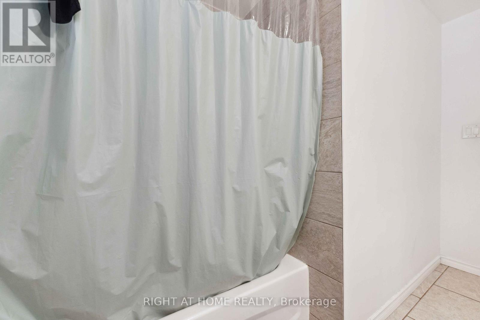 1274 Cobden Road E, Ottawa, Ontario  K2C 3A2 - Photo 38 - X12984340