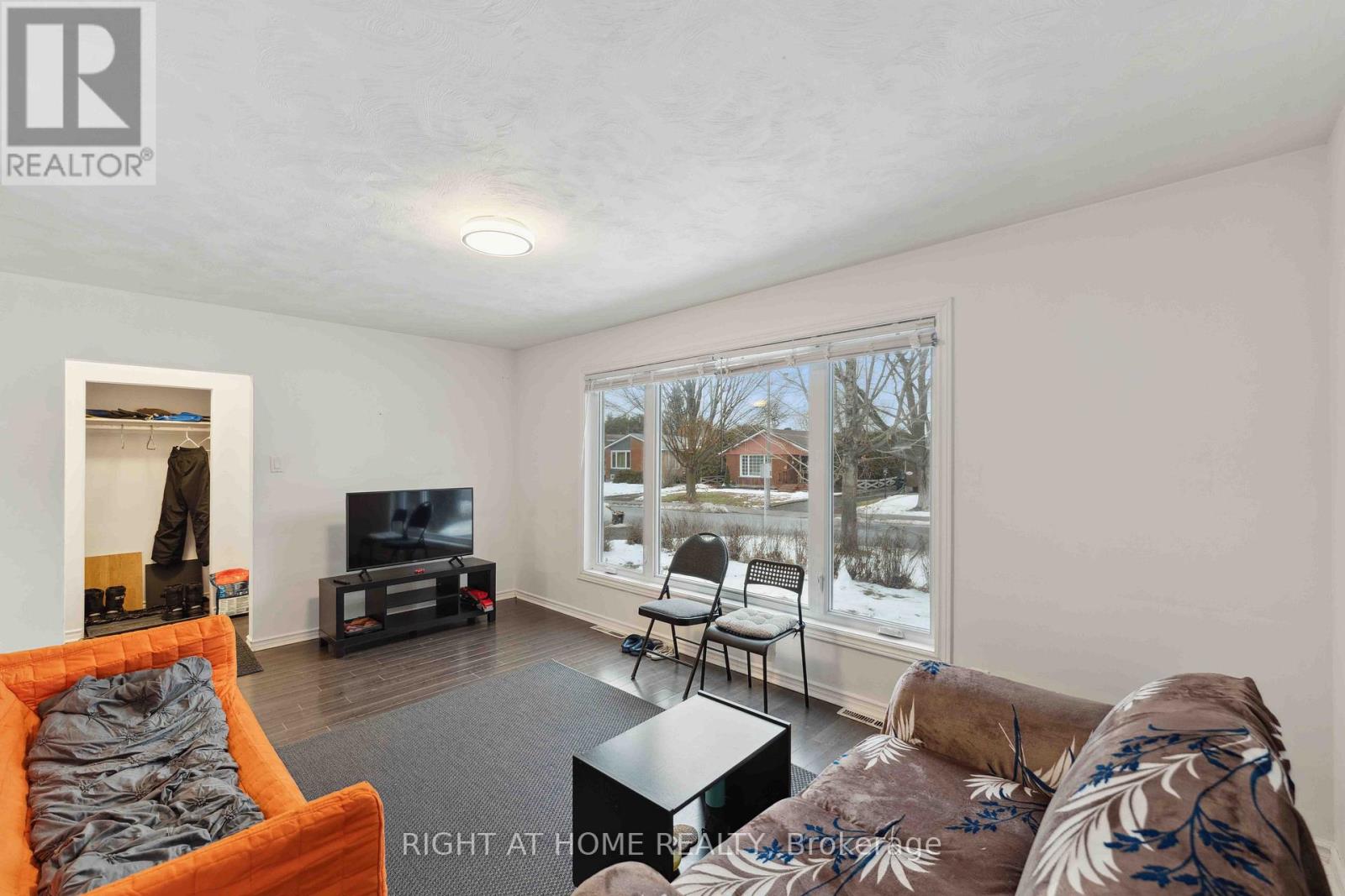 1274 Cobden Road E, Ottawa, Ontario  K2C 3A2 - Photo 7 - X12984340
