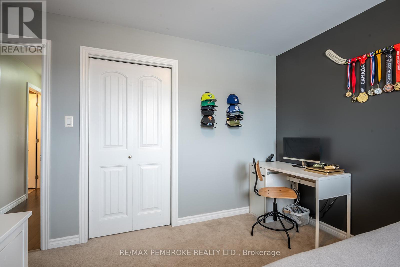 10 Newport Drive, Petawawa, Ontario  K8H 0E1 - Photo 31 - X12984430