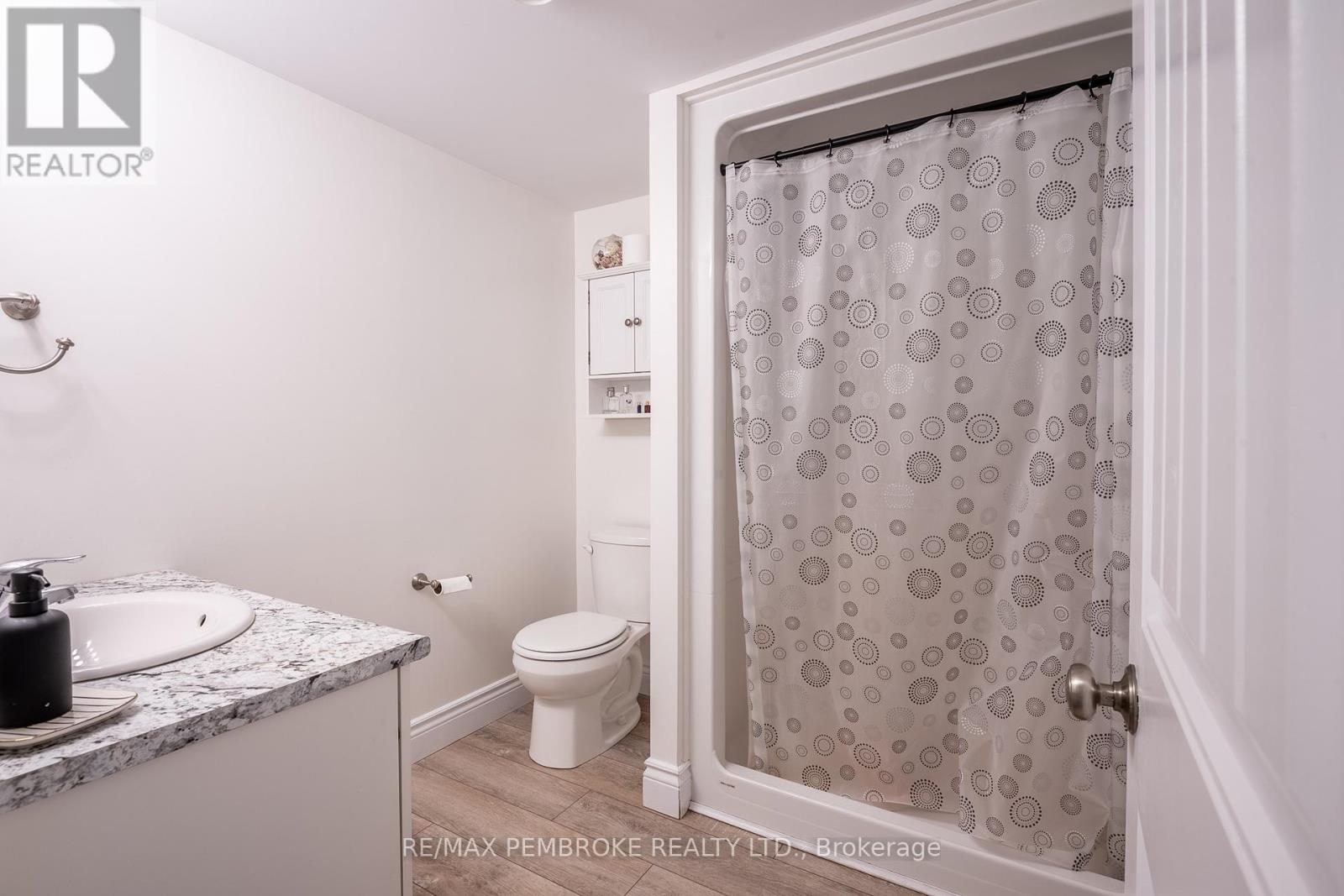 10 Newport Drive, Petawawa, Ontario  K8H 0E1 - Photo 38 - X12984430