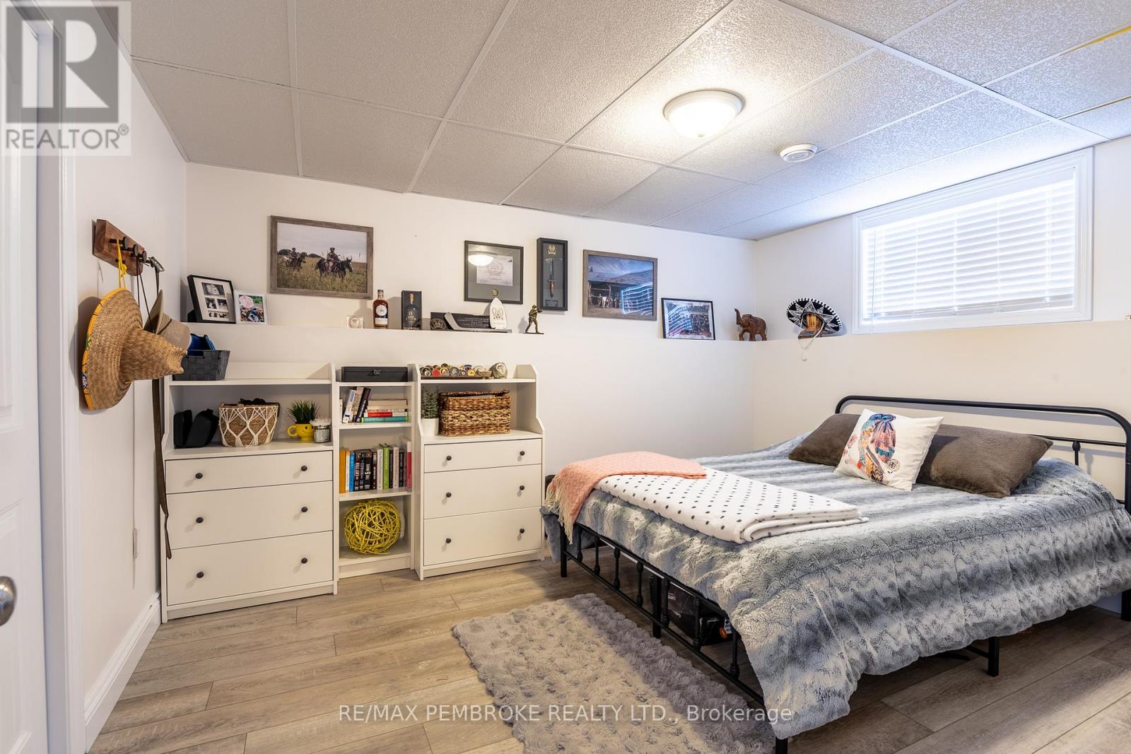 10 Newport Drive, Petawawa, Ontario  K8H 0E1 - Photo 41 - X12984430