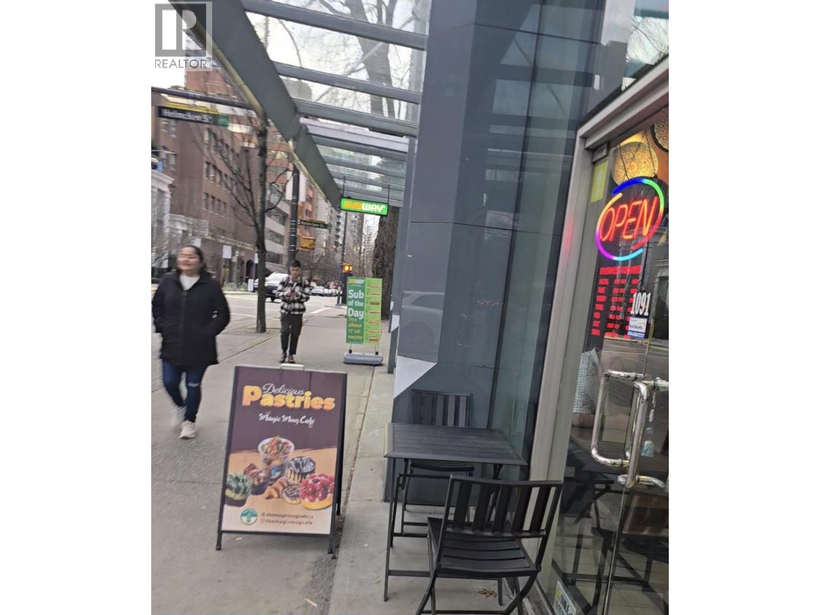 Listing Picture 3 of 9 : 1091 HORNBY STREET, Vancouver / 溫哥華 - 魯藝地產 Yvonne Lu Group - MLS Medallion Club Member