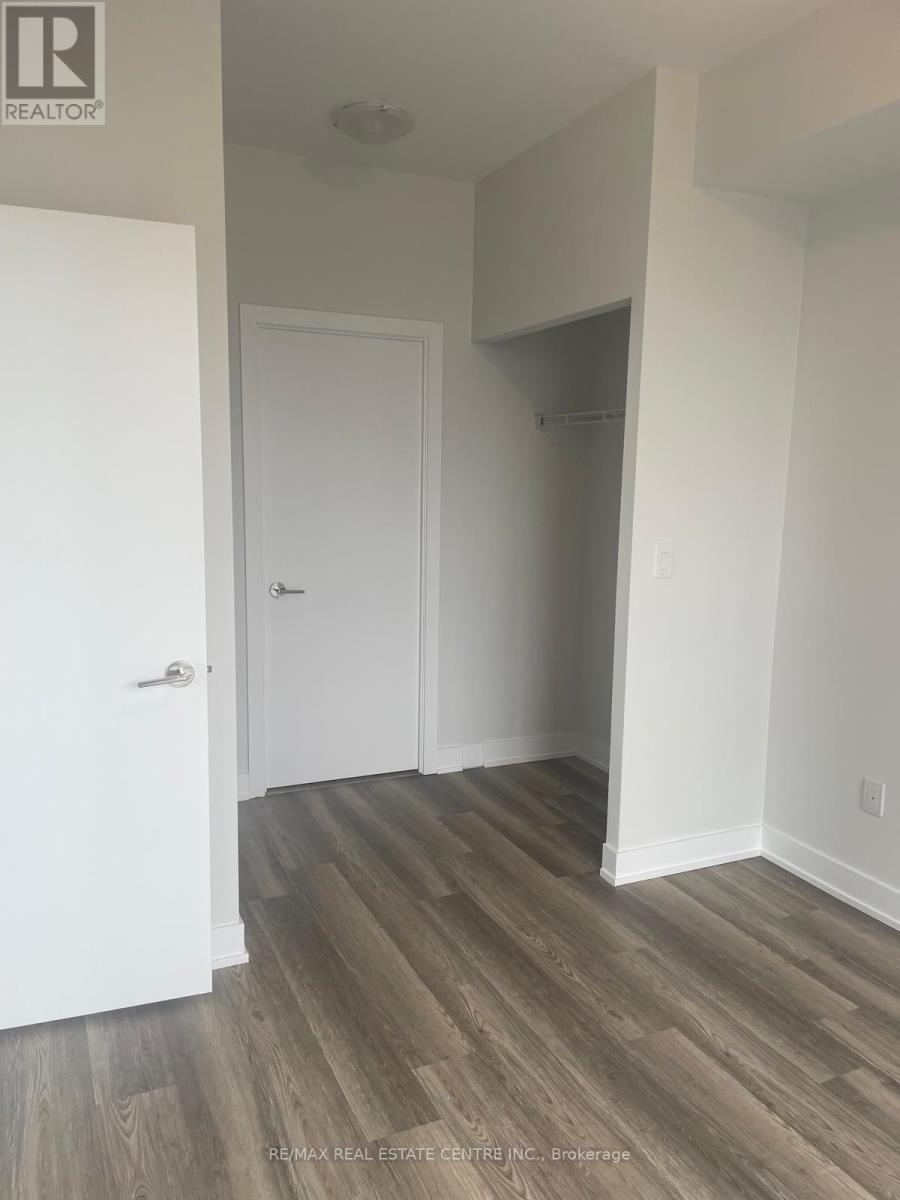 1811 - 430 Square One Drive, Mississauga, Ontario  L5B 0L6 - Photo 19 - W12979146