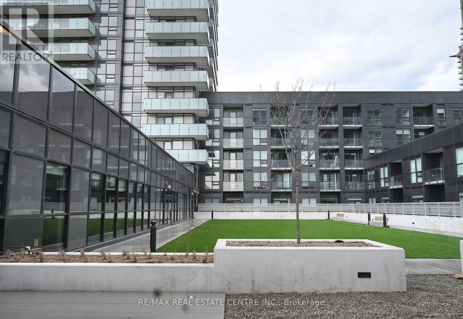 1811 - 430 Square One Drive, Mississauga, Ontario  L5B 0L6 - Photo 28 - W12979146