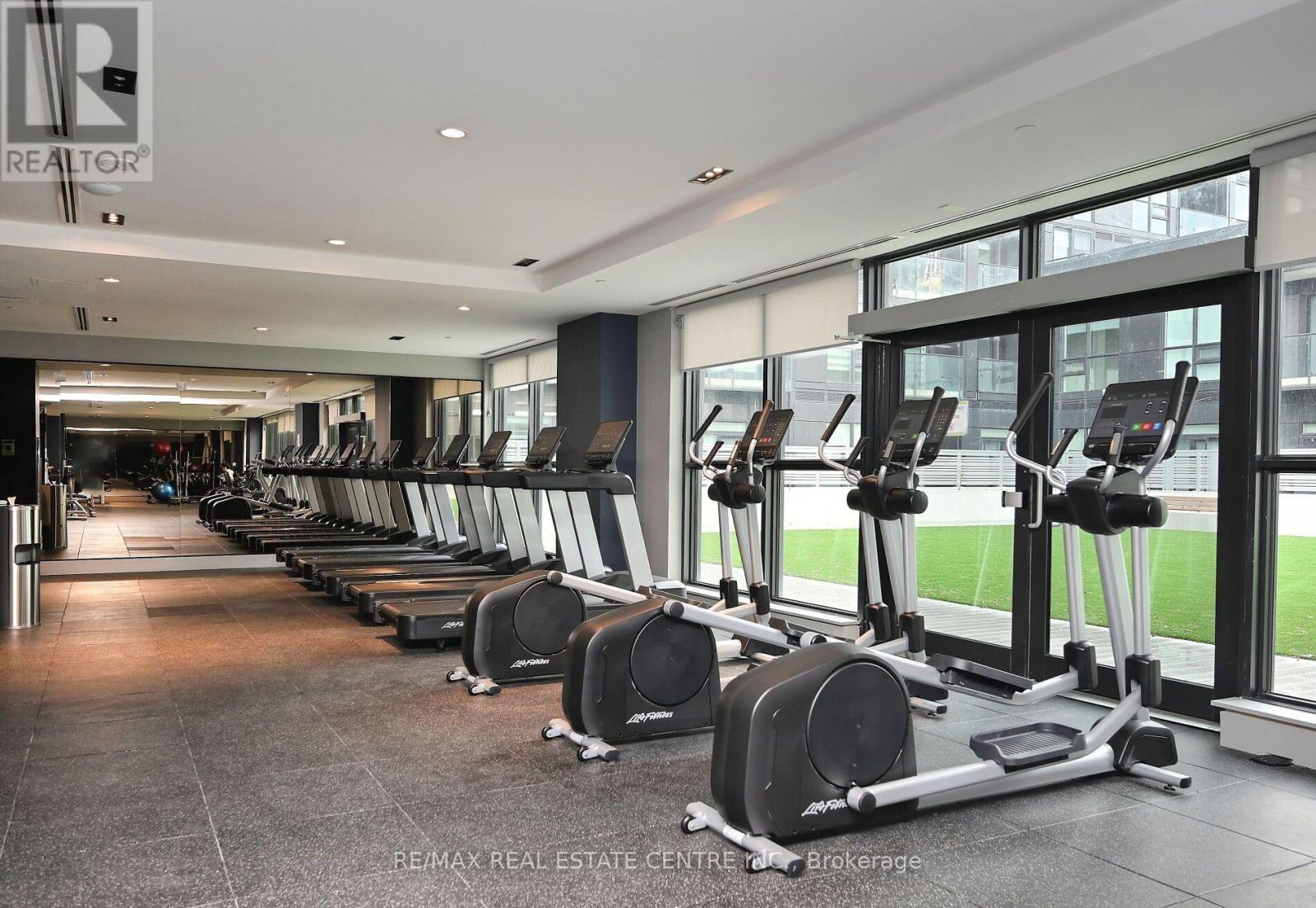 1811 - 430 Square One Drive, Mississauga, Ontario  L5B 0L6 - Photo 26 - W12979146