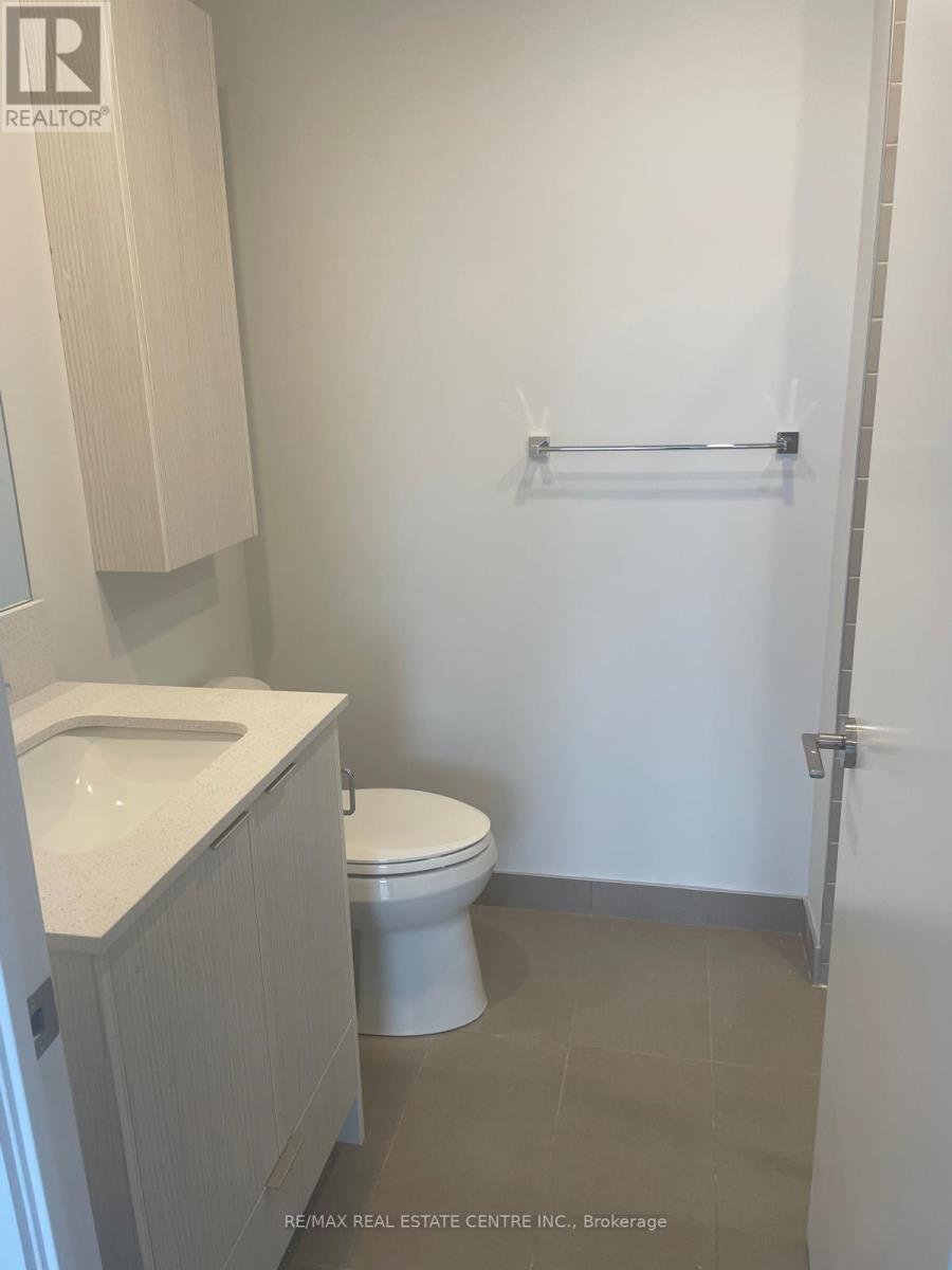 1811 - 430 Square One Drive, Mississauga, Ontario  L5B 0L6 - Photo 16 - W12979146