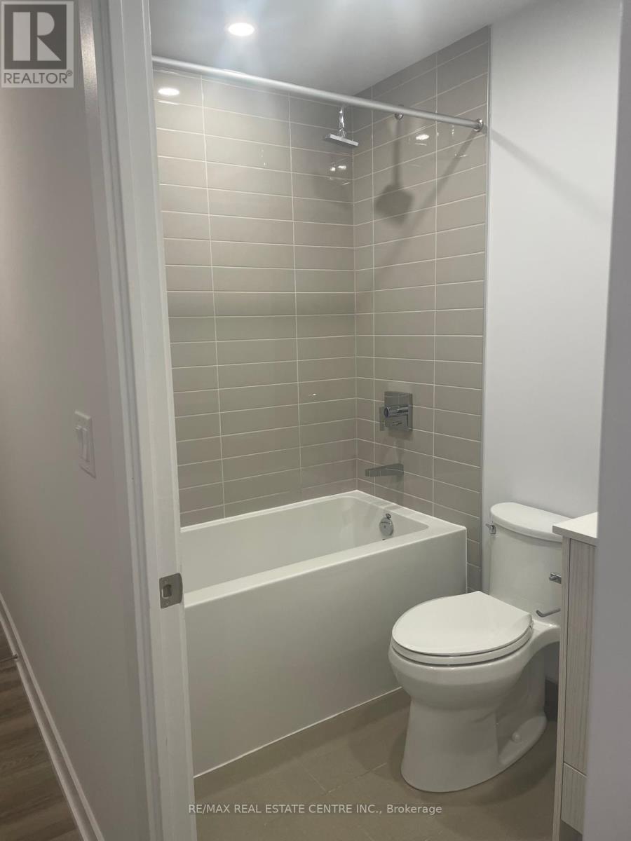 1811 - 430 Square One Drive, Mississauga, Ontario  L5B 0L6 - Photo 23 - W12979146