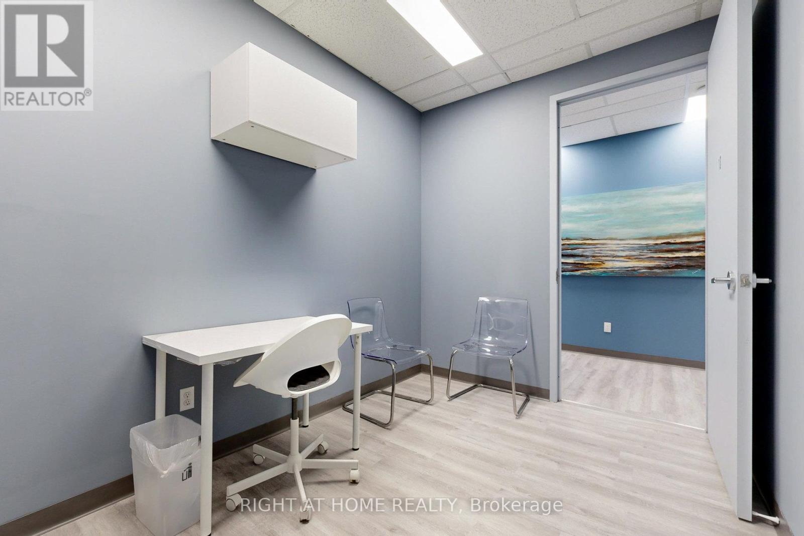 305 - Rms 2,4,10 - 240 Duncan Mill Road, Toronto, Ontario  M3B 3S6 - Photo 11 - C12984390