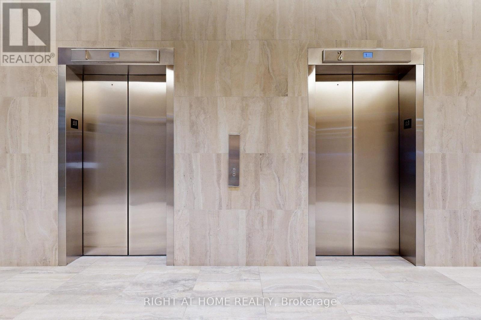 305 - Rms 2,4,10 - 240 Duncan Mill Road, Toronto, Ontario  M3B 3S6 - Photo 4 - C12984390