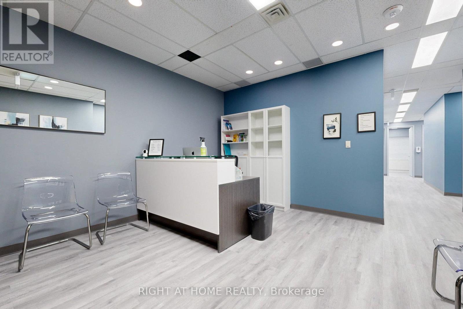 305 - Rms 2,4,10 - 240 Duncan Mill Road, Toronto, Ontario  M3B 3S6 - Photo 7 - C12984390