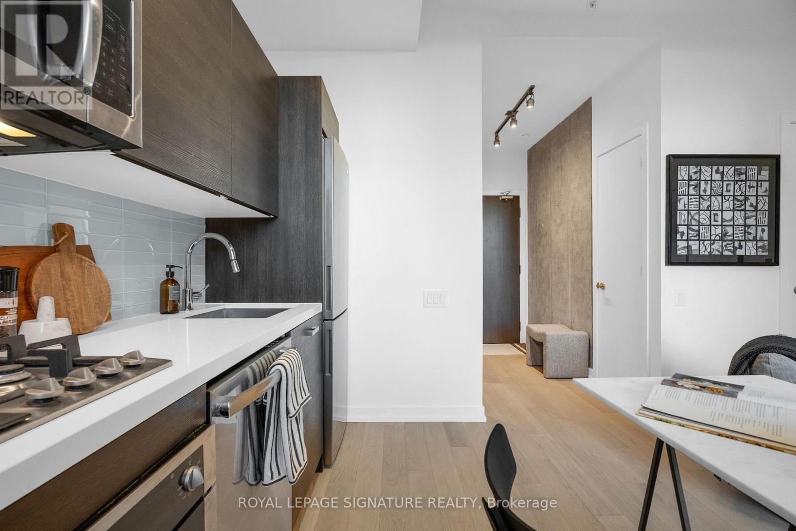 606 - 11 Charlotte Street, Toronto (Waterfront Communities), Ontario  M5V 0M6 - Photo 12 - C12984408