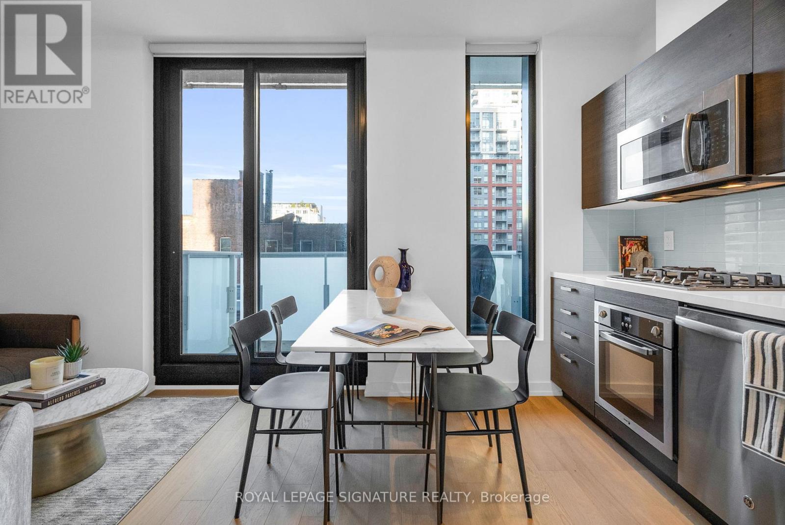 606 - 11 Charlotte Street, Toronto (Waterfront Communities), Ontario  M5V 0M6 - Photo 14 - C12984408