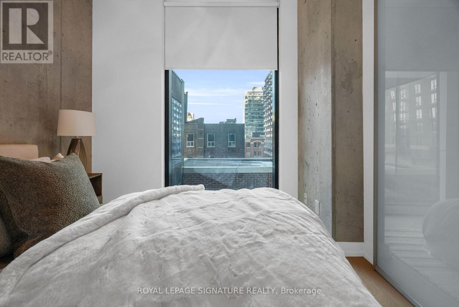 606 - 11 Charlotte Street, Toronto (Waterfront Communities), Ontario  M5V 0M6 - Photo 18 - C12984408