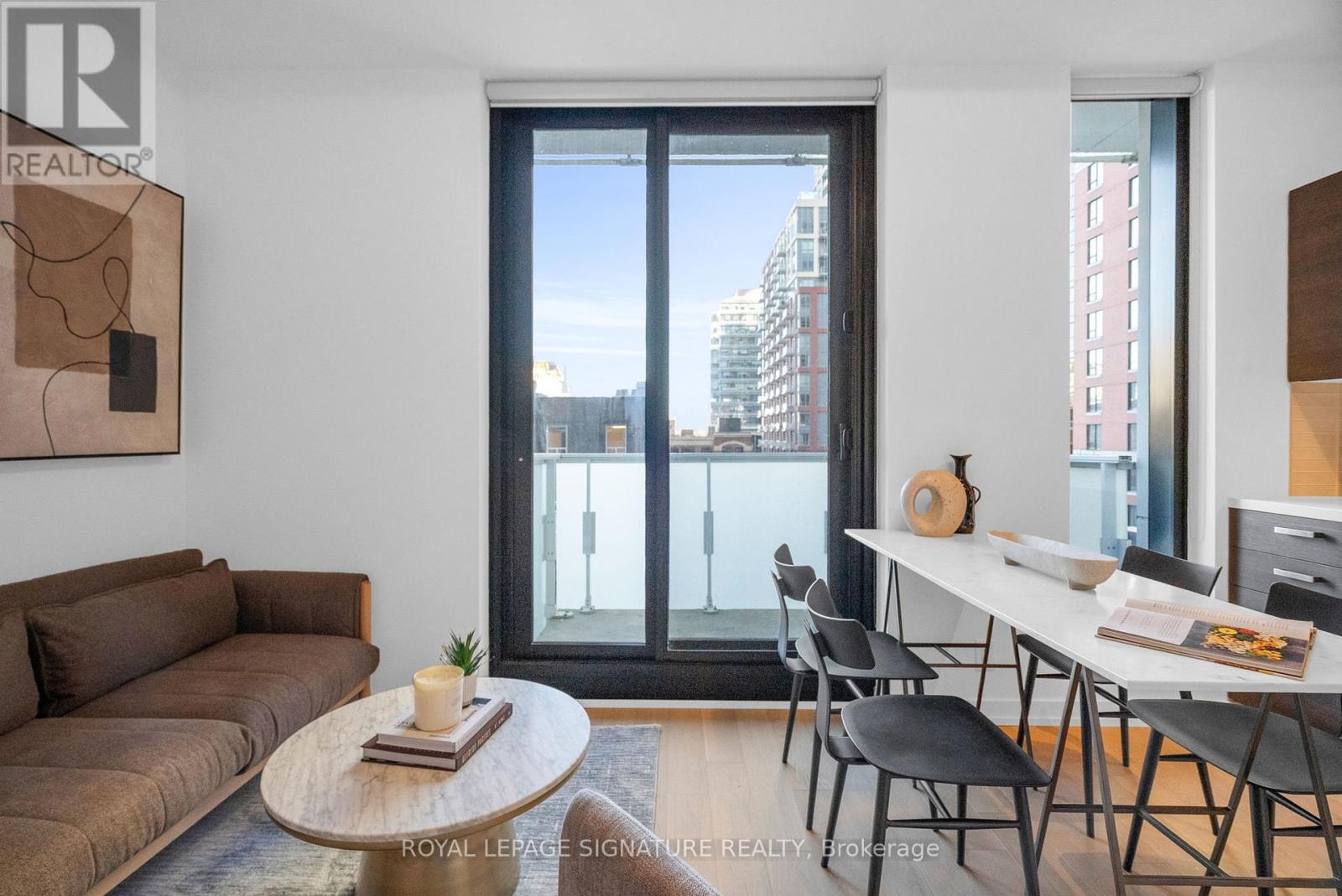 606 - 11 Charlotte Street, Toronto (Waterfront Communities), Ontario  M5V 0M6 - Photo 6 - C12984408