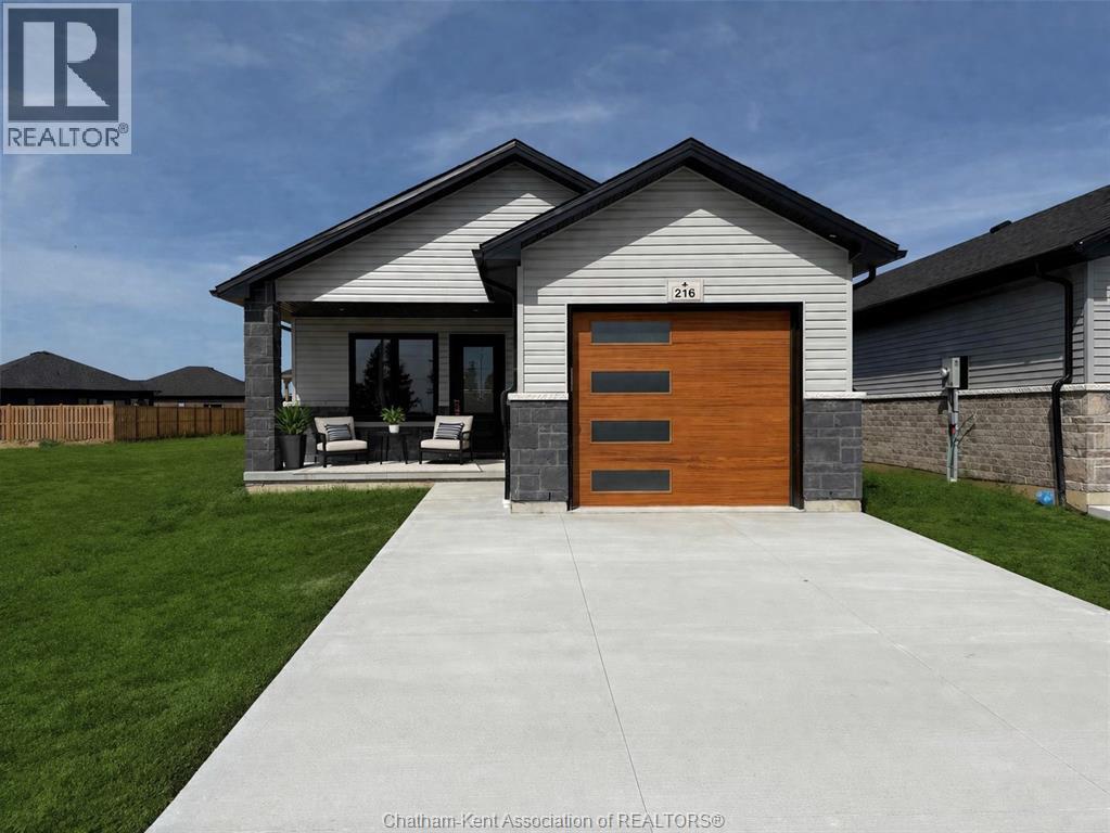 216 IRONWOOD TRAIL, Chatham, Ontario
