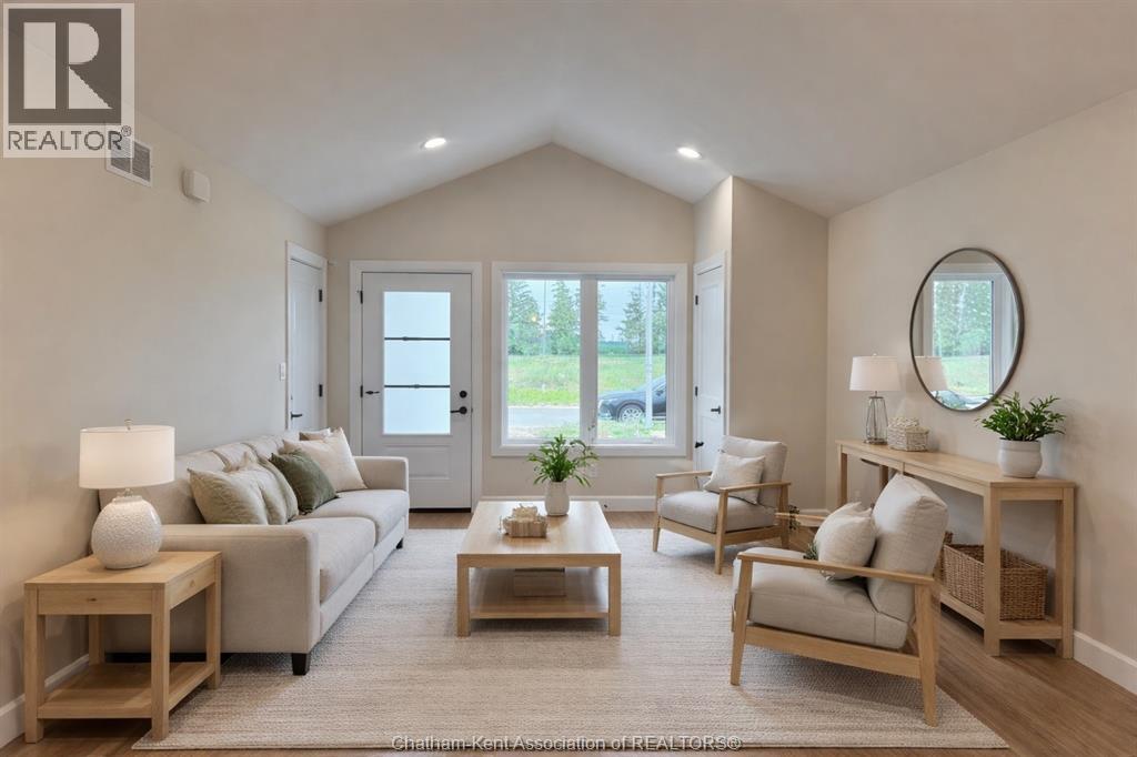 216 Ironwood Trail, Chatham, Ontario  N7M 0T3 - Photo 2 - 26007809