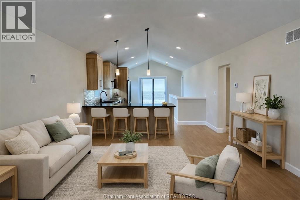 216 Ironwood Trail, Chatham, Ontario  N7M 0T3 - Photo 4 - 26007809