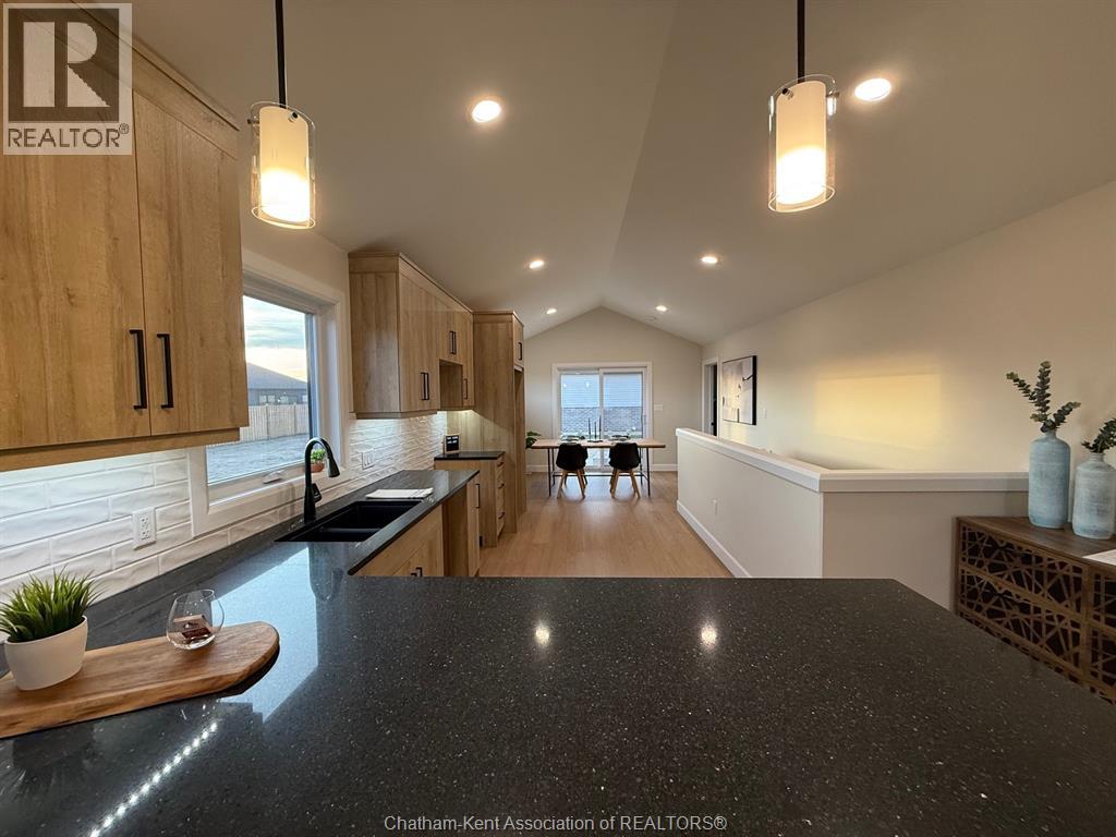 216 Ironwood Trail, Chatham, Ontario  N7M 0T3 - Photo 6 - 26007809