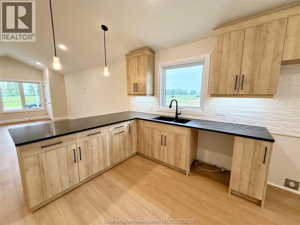 216 Ironwood Trail, Chatham, Ontario  N7M 0T3 - Photo 9 - 26007809