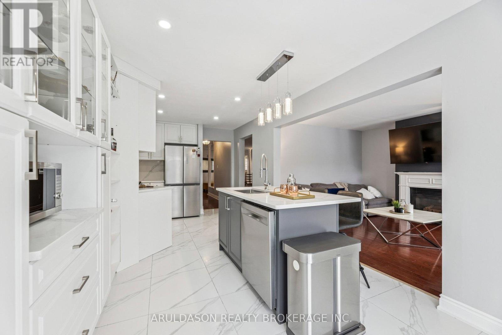 3 Booth Crescent, Ajax (Central), Ontario  L1Z 1H6 - Photo 12 - E12984330