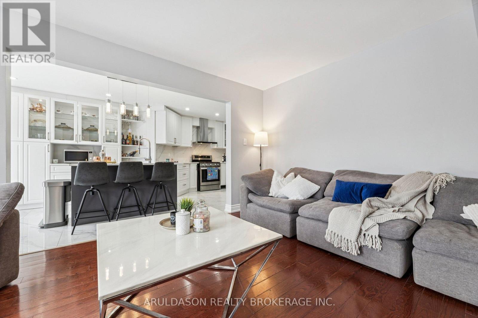 3 Booth Crescent, Ajax (Central), Ontario  L1Z 1H6 - Photo 5 - E12984330