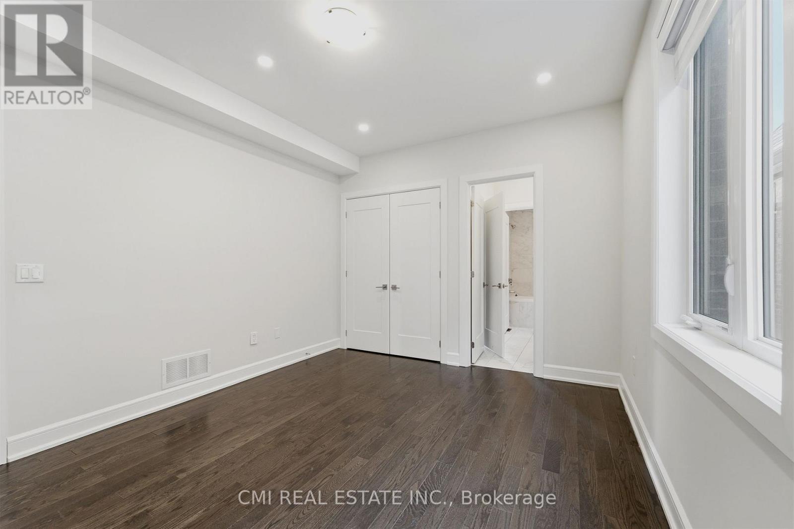 392 Farrell Road, Vaughan, Ontario  L6A 4W8 - Photo 11 - N12984334