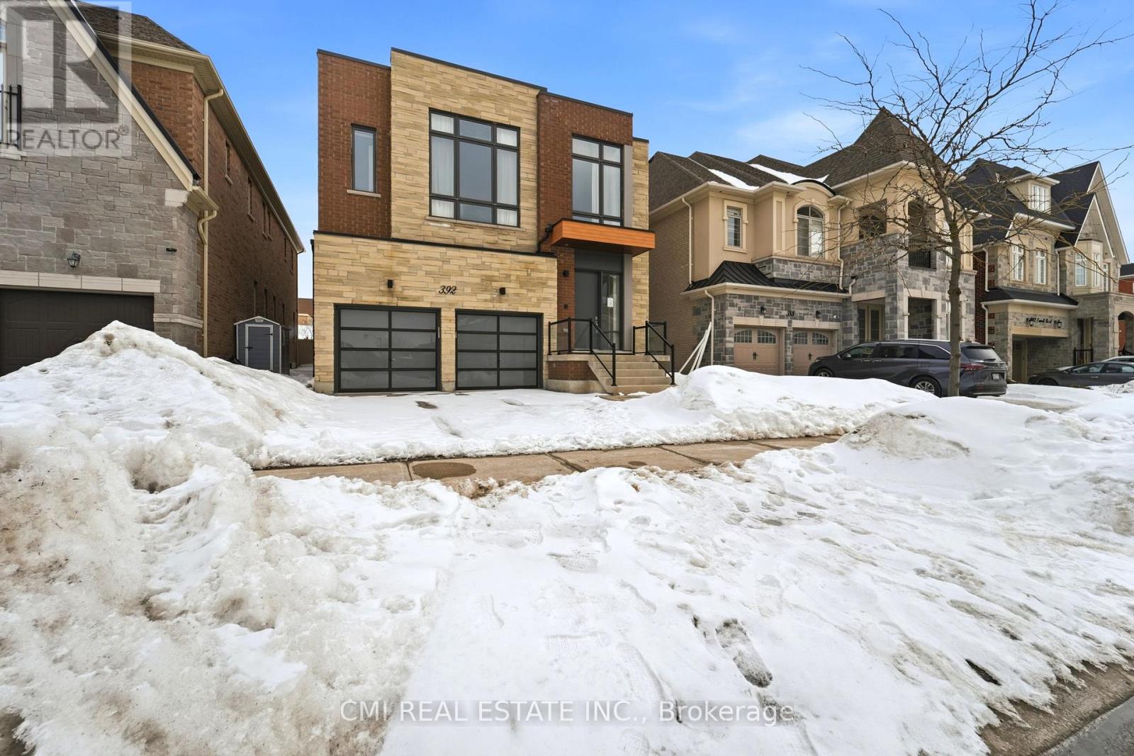 392 Farrell Road, Vaughan, Ontario  L6A 4W8 - Photo 4 - N12984334