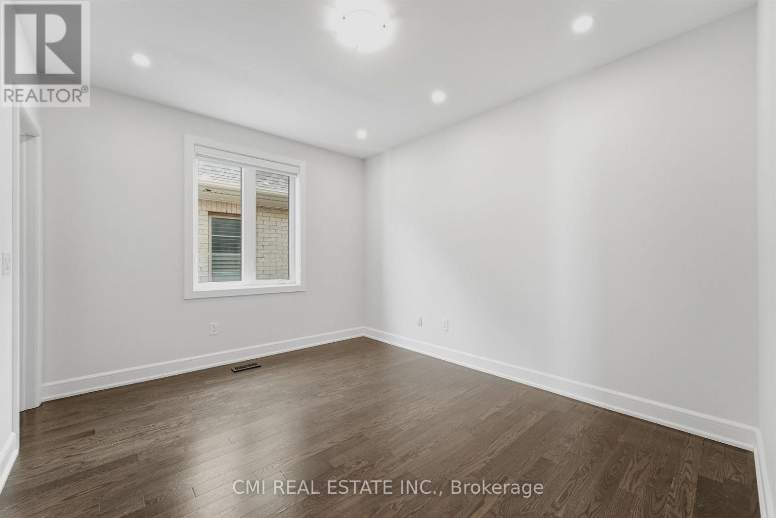 392 Farrell Road, Vaughan, Ontario  L6A 4W8 - Photo 8 - N12984334