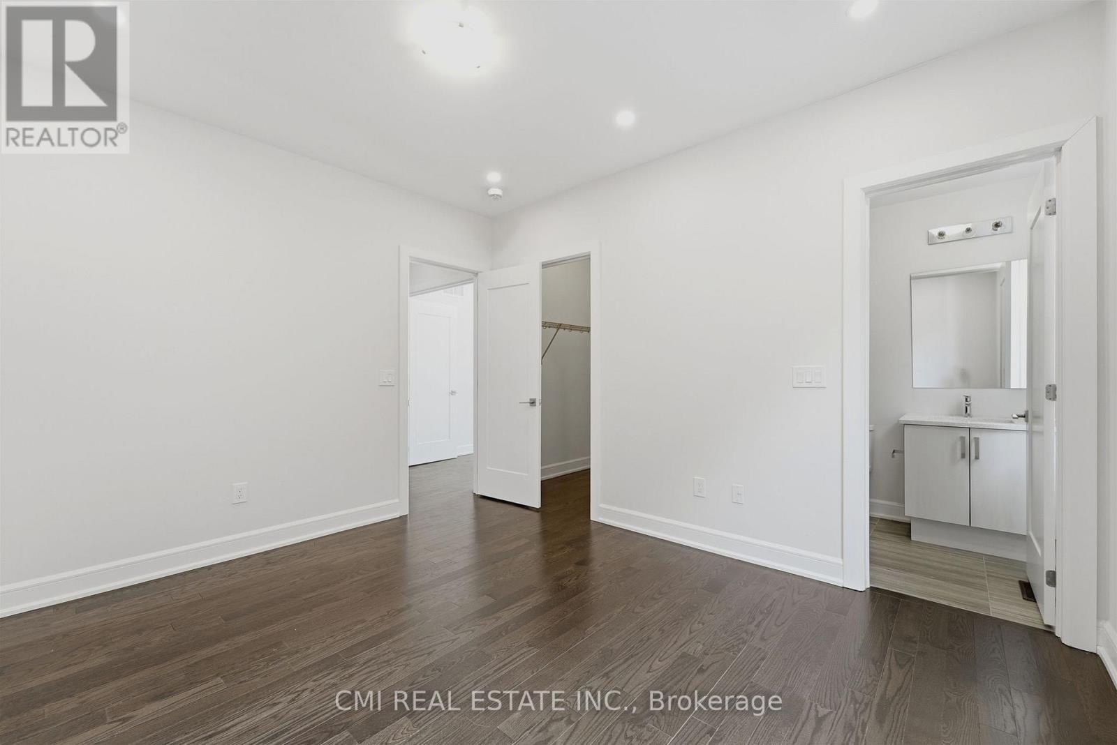 392 Farrell Road, Vaughan, Ontario  L6A 4W8 - Photo 9 - N12984334