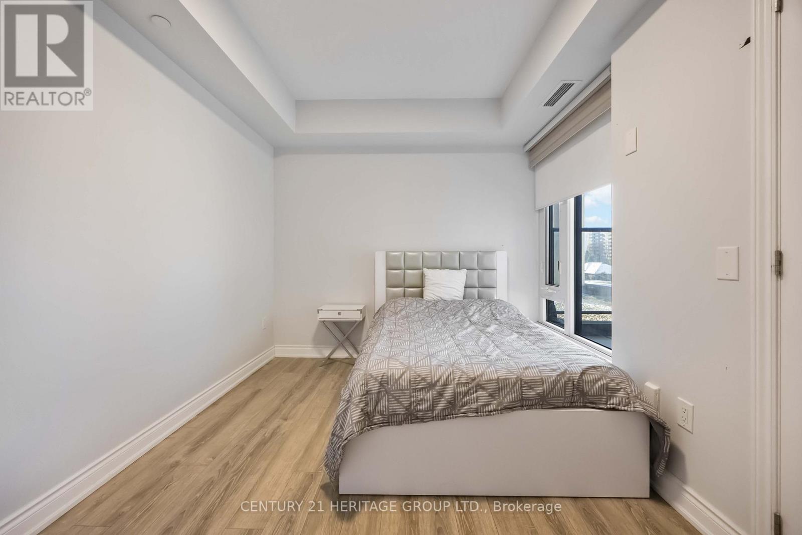 201 - 9618 Yonge Street, Richmond Hill (North Richvale), Ontario  L4C 0X5 - Photo 19 - N12984356