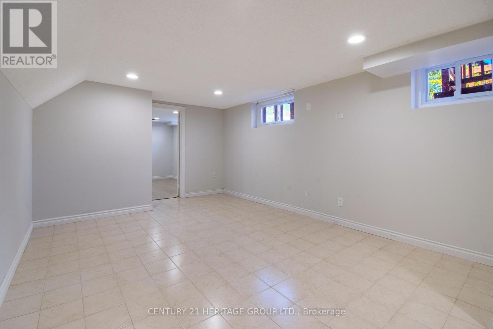 114 Elizabeth Grove, King (King City), Ontario  L7B 1H2 - Photo 10 - N12984444