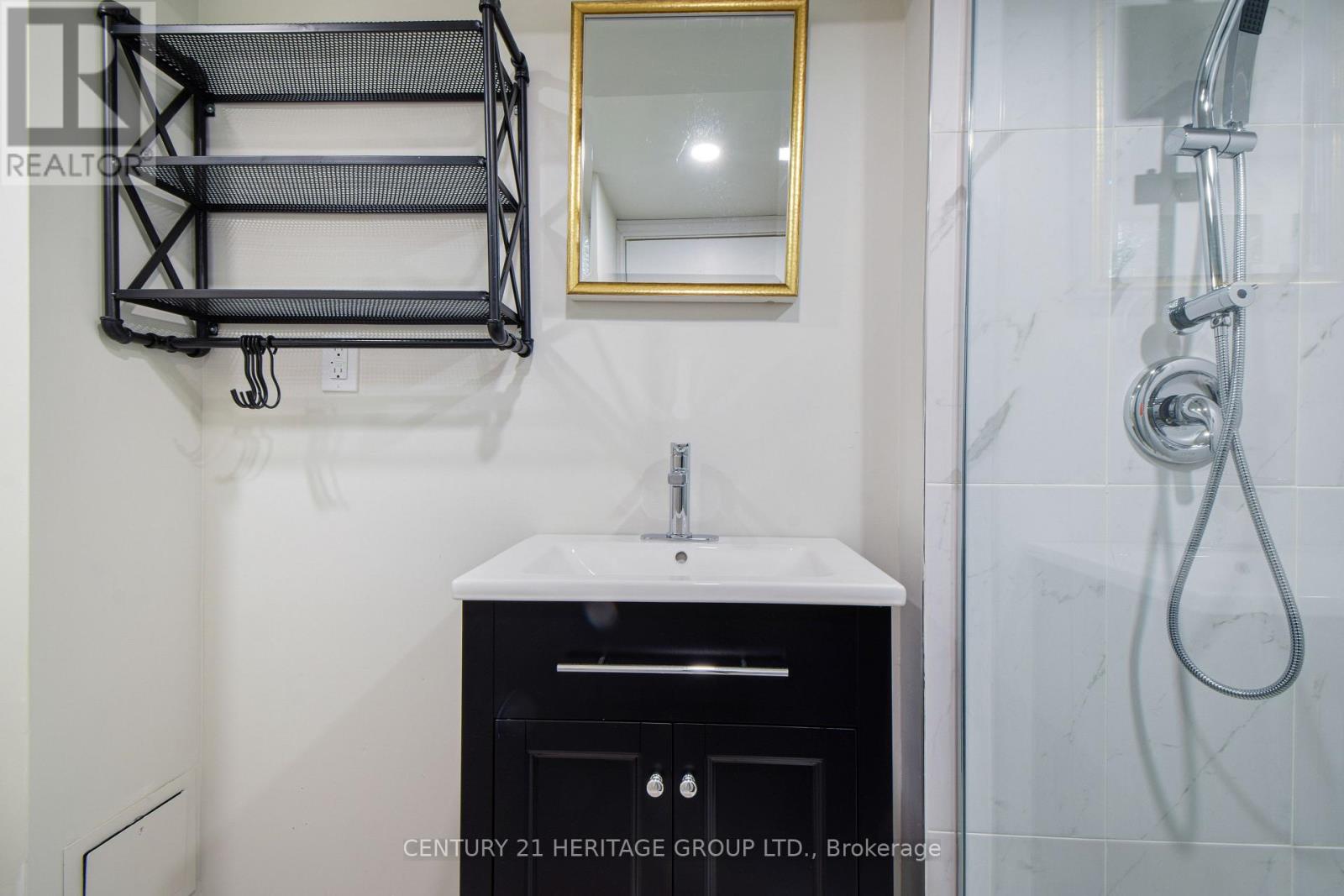 114 Elizabeth Grove, King (King City), Ontario  L7B 1H2 - Photo 12 - N12984444