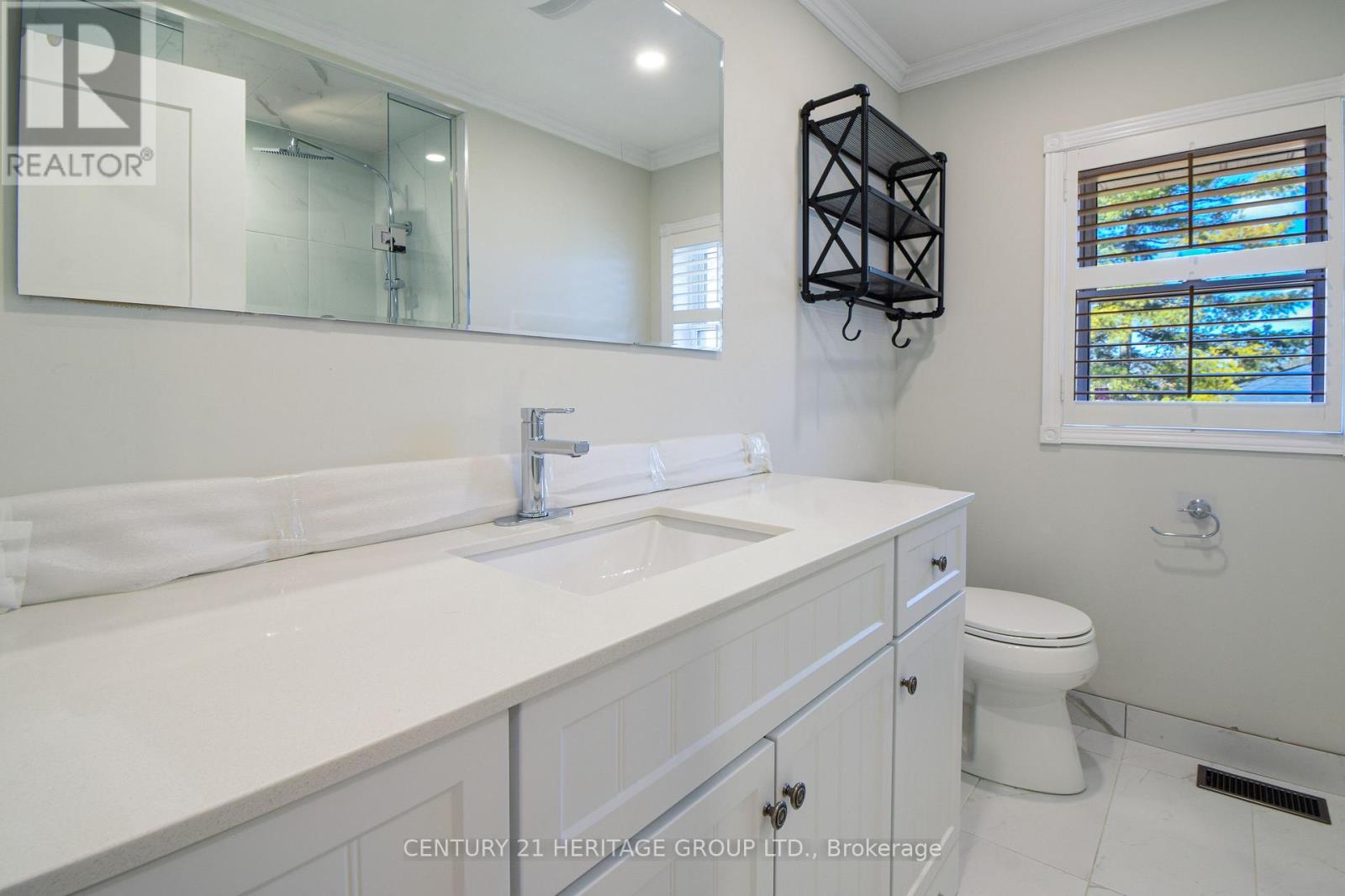 114 Elizabeth Grove, King (King City), Ontario  L7B 1H2 - Photo 9 - N12984444