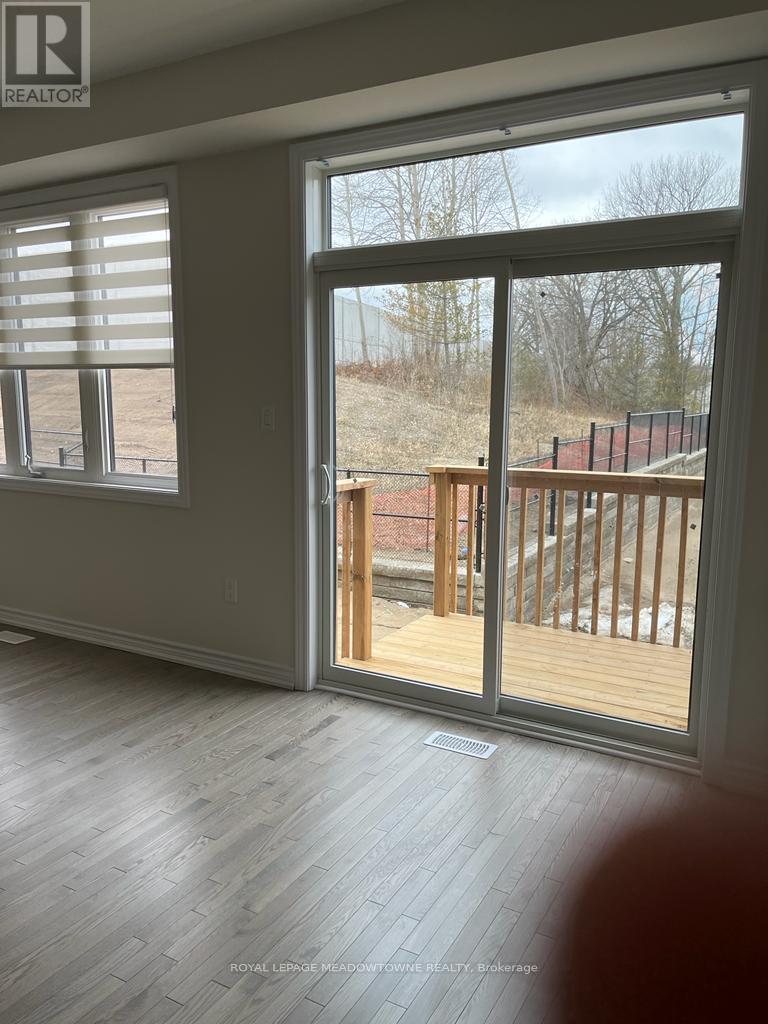 45 Eberhardt Drive E, Wasaga Beach, Ontario  L9Z 0K5 - Photo 10 - S12984470