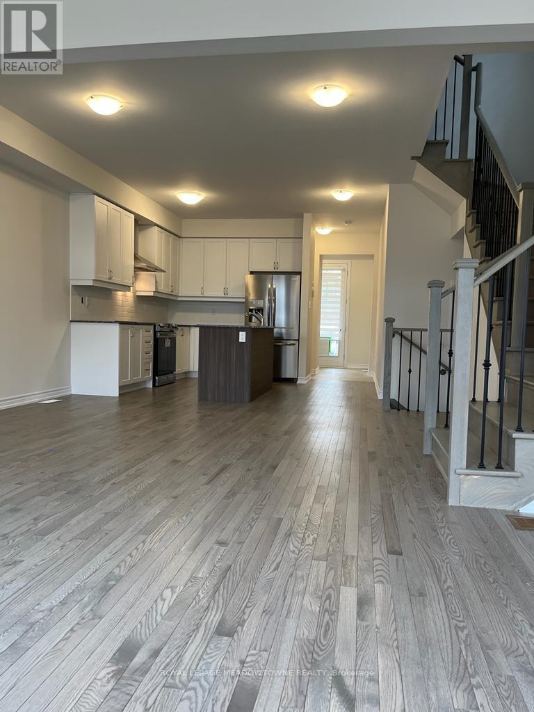 45 Eberhardt Drive E, Wasaga Beach, Ontario  L9Z 0K5 - Photo 3 - S12984470