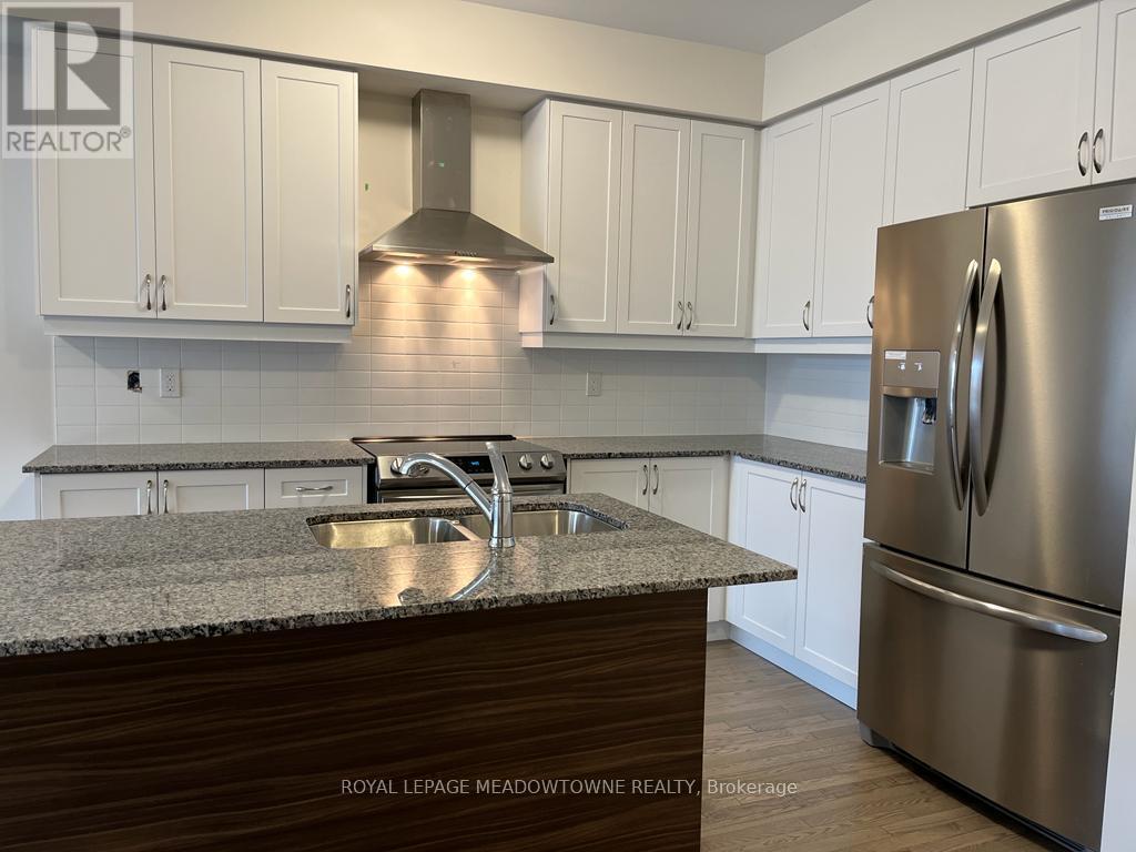 45 Eberhardt Drive E, Wasaga Beach, Ontario  L9Z 0K5 - Photo 4 - S12984470