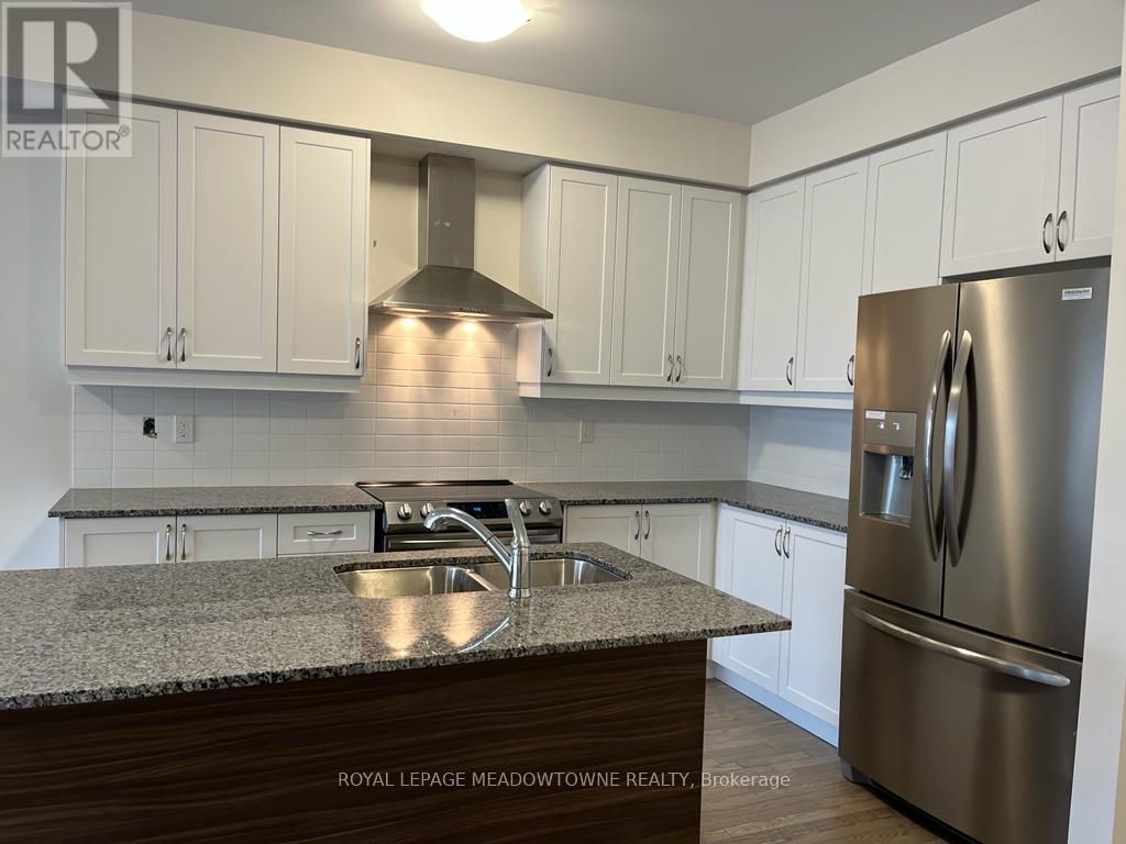 45 Eberhardt Drive E, Wasaga Beach, Ontario  L9Z 0K5 - Photo 5 - S12984470