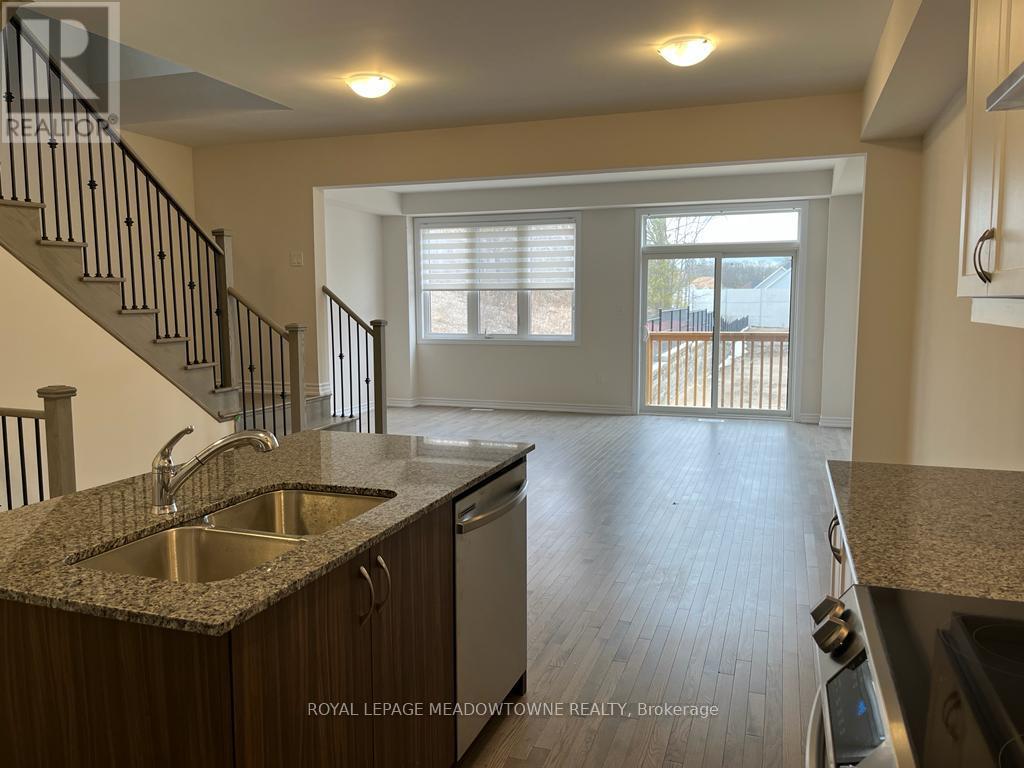 45 Eberhardt Drive E, Wasaga Beach, Ontario  L9Z 0K5 - Photo 6 - S12984470