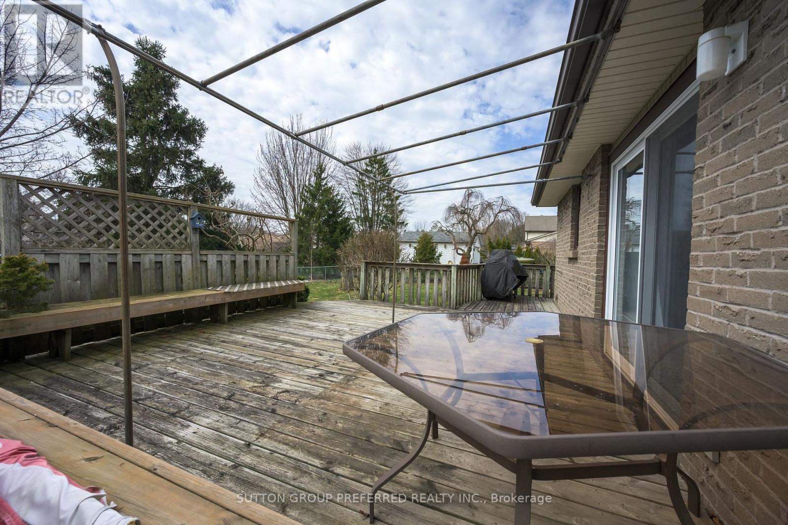 115 Brixham Crescent, London South, Ontario  N6K 1K9 - Photo 3 - X12956648