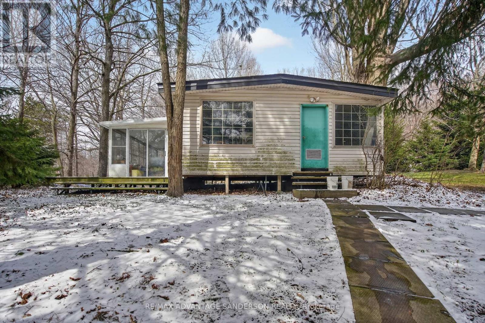 9584 Melrose Drive, Middlesex Centre, Ontario  N0L 1R0 - Photo 10 - X12984120